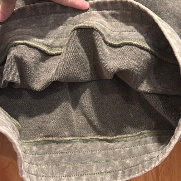 Green Casual Sweatshirt with Collared Neckline - Picture 2 of 6